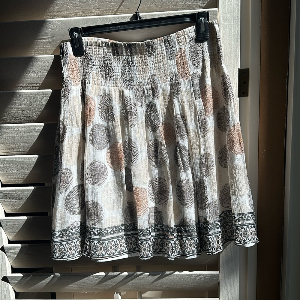 White House Black Market flowey sparkly skirt